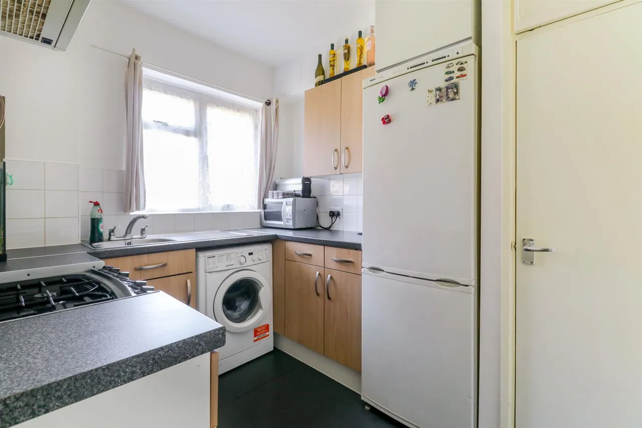 The Lawns, Chingford, E4 9BZ, photo 7