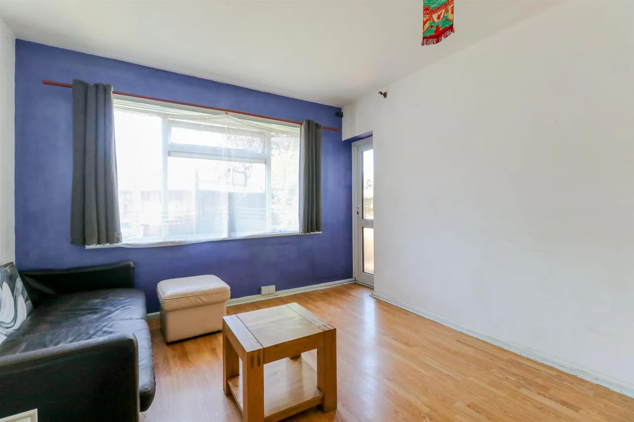 The Lawns, Chingford, E4 9BZ, photo 3