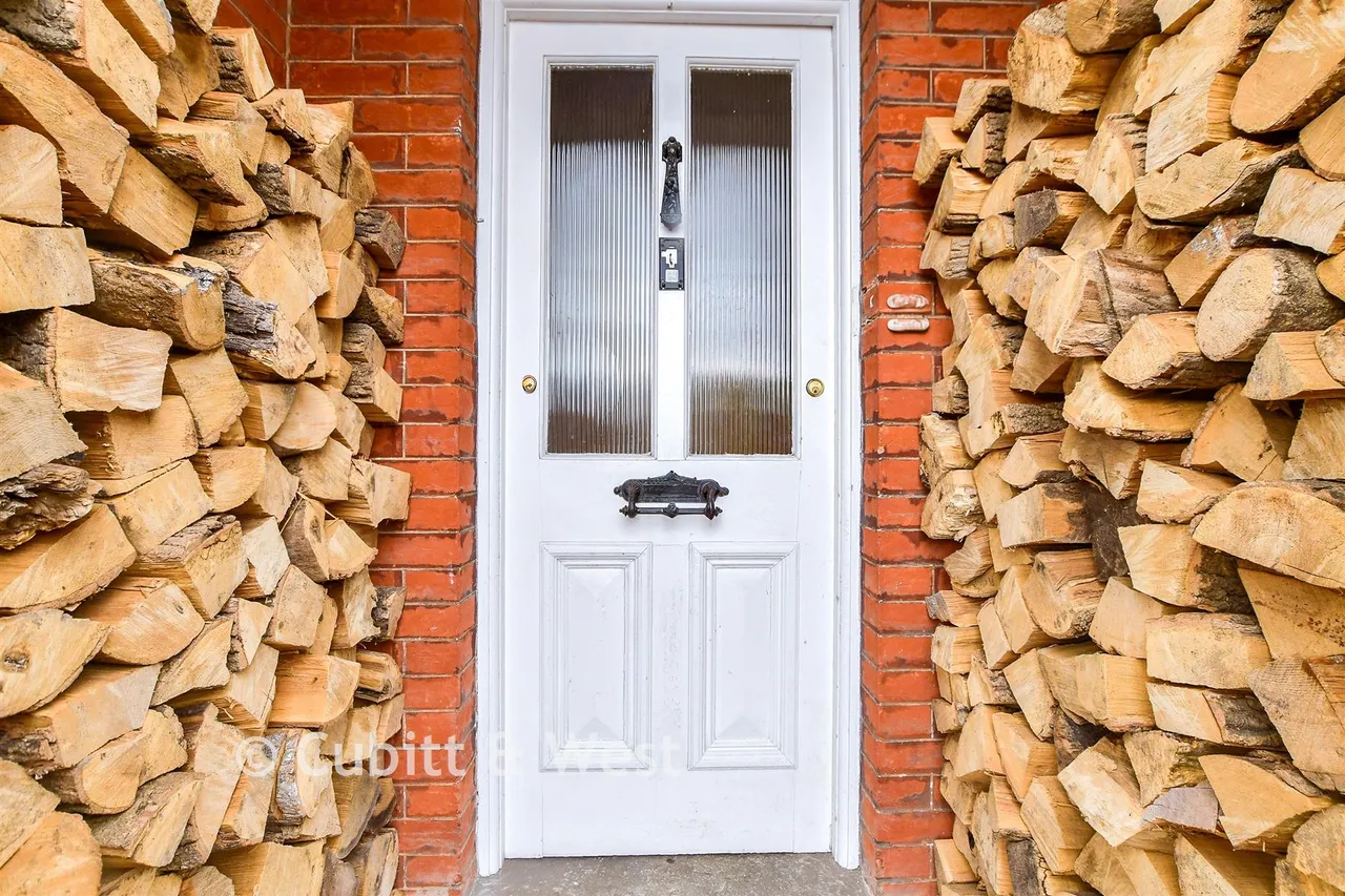Cranston Road, East Grinstead, RH19, photo 9