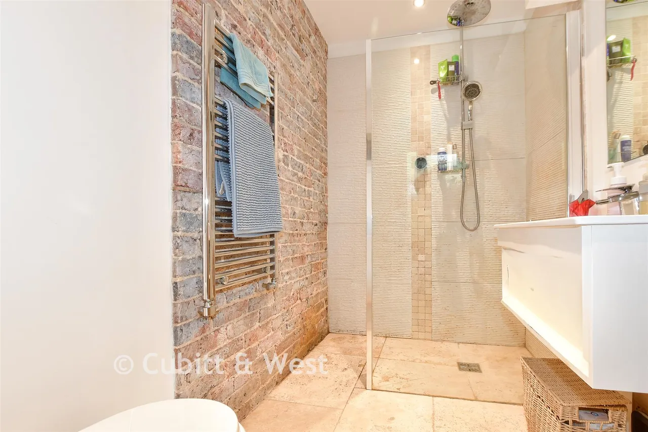 Cranston Road, East Grinstead, RH19, photo 8
