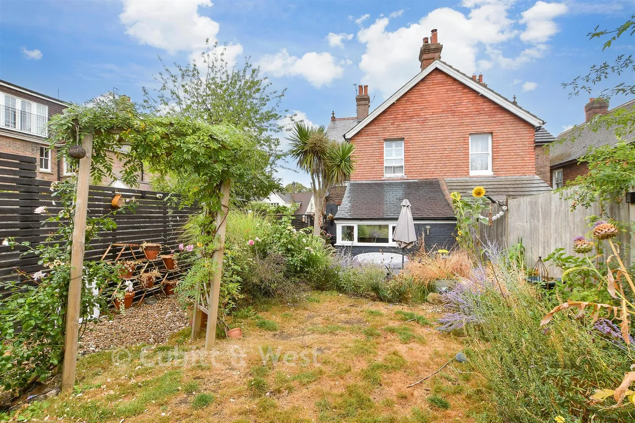 Cranston Road, East Grinstead, RH19, photo 11