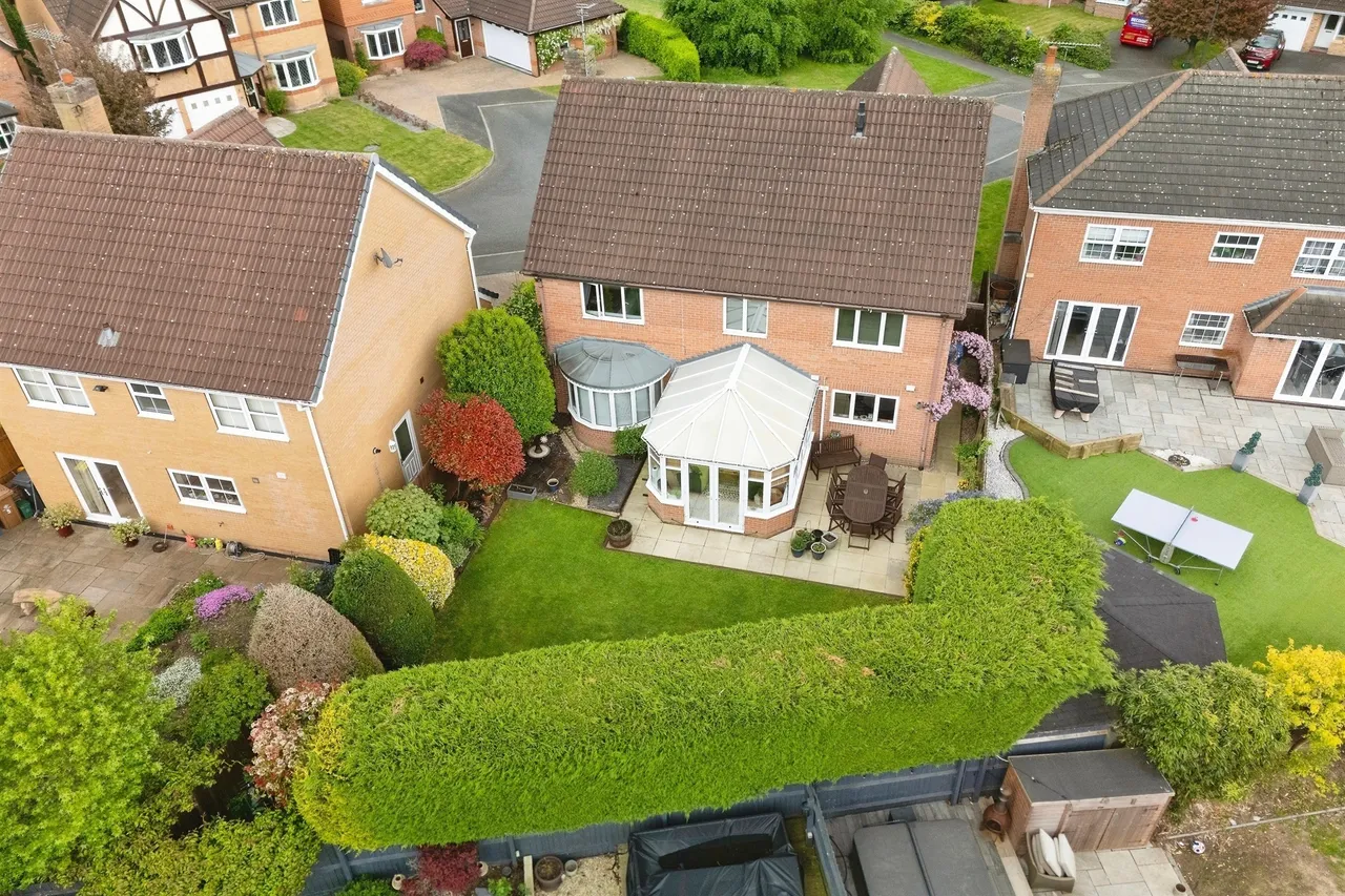 Cloisters Court, Oakwood, DE21, photo 19