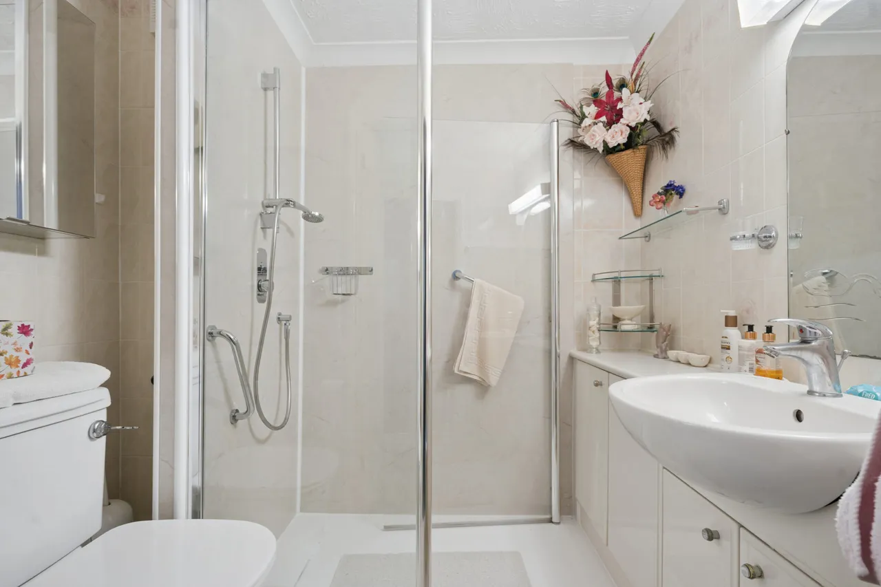 Crosfield Court 244-248 Lower High Street, Watford, Watford, WD17 2DB, photo 8
