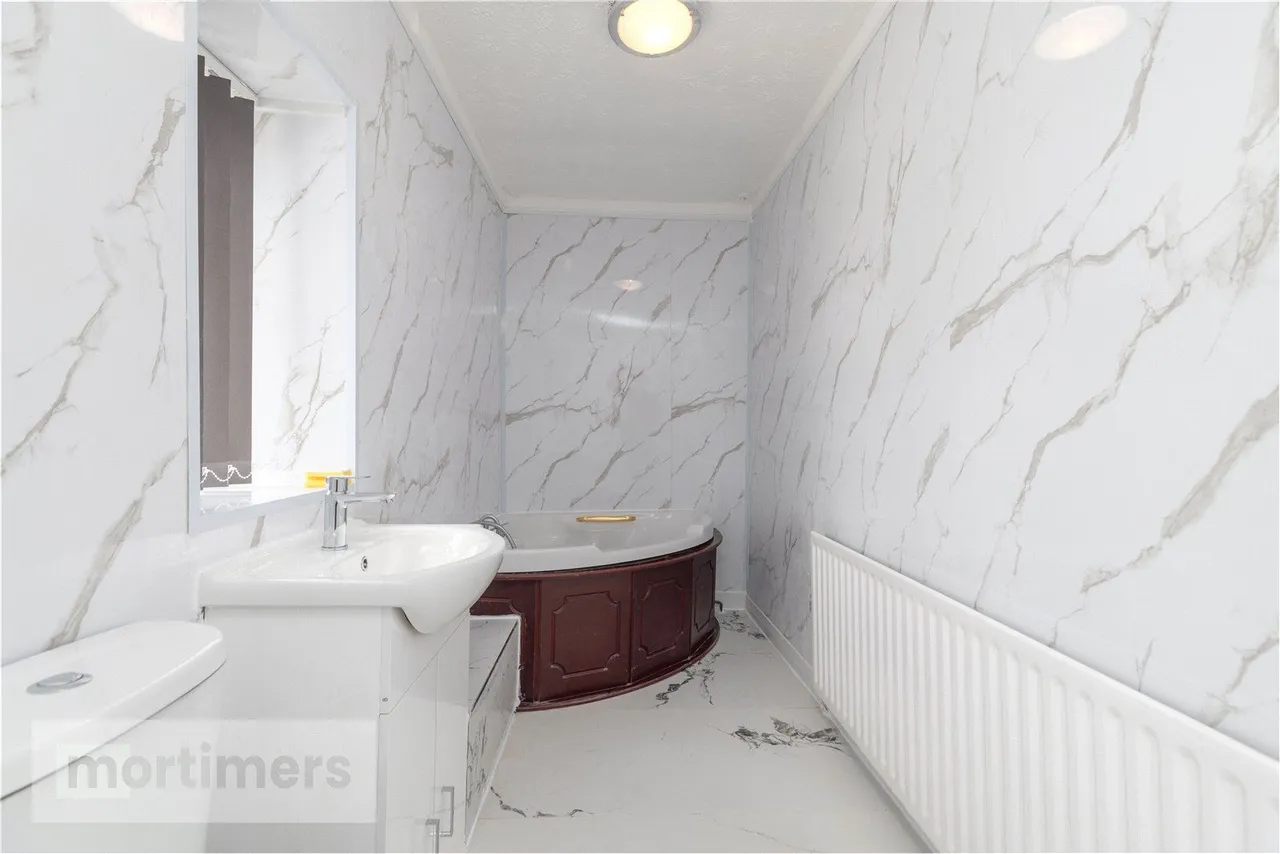 High Street, Rishton, BB1, photo 17