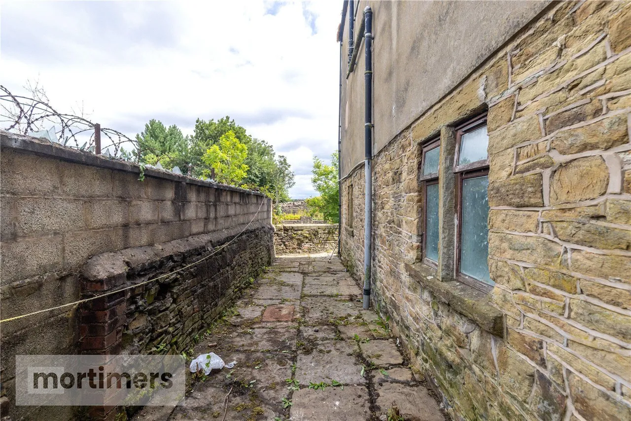 High Street, Rishton, BB1, photo 21