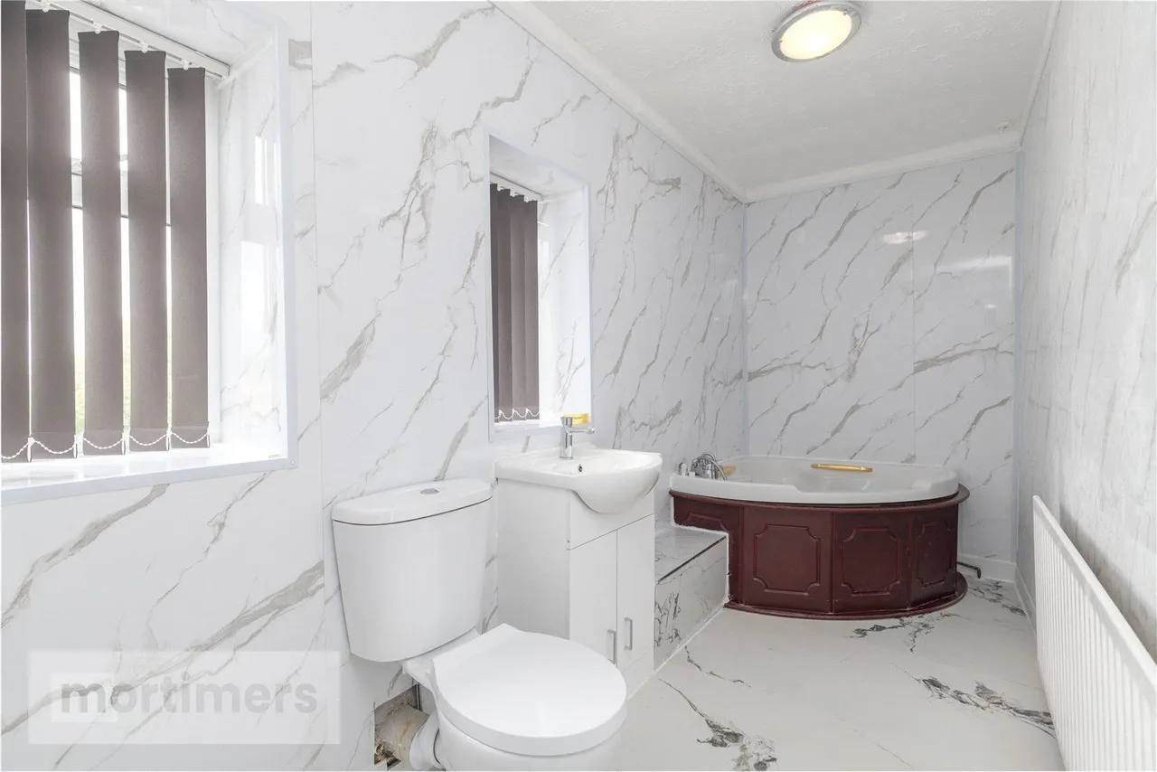 High Street, Rishton, BB1, photo 18