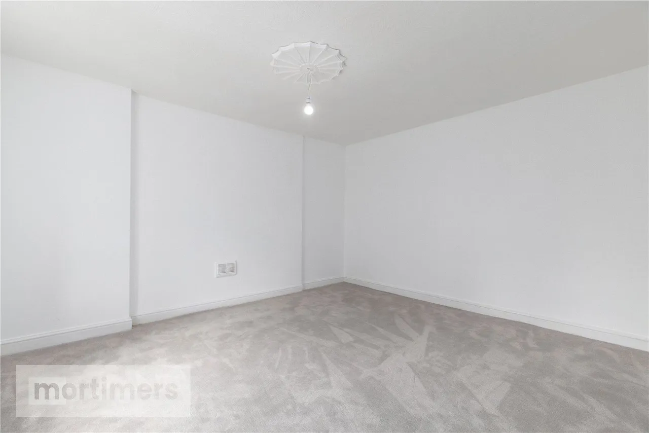 High Street, Rishton, BB1, photo 13