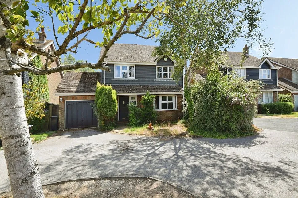 4 bed house for sale, Main Road, Icklesham, TN36