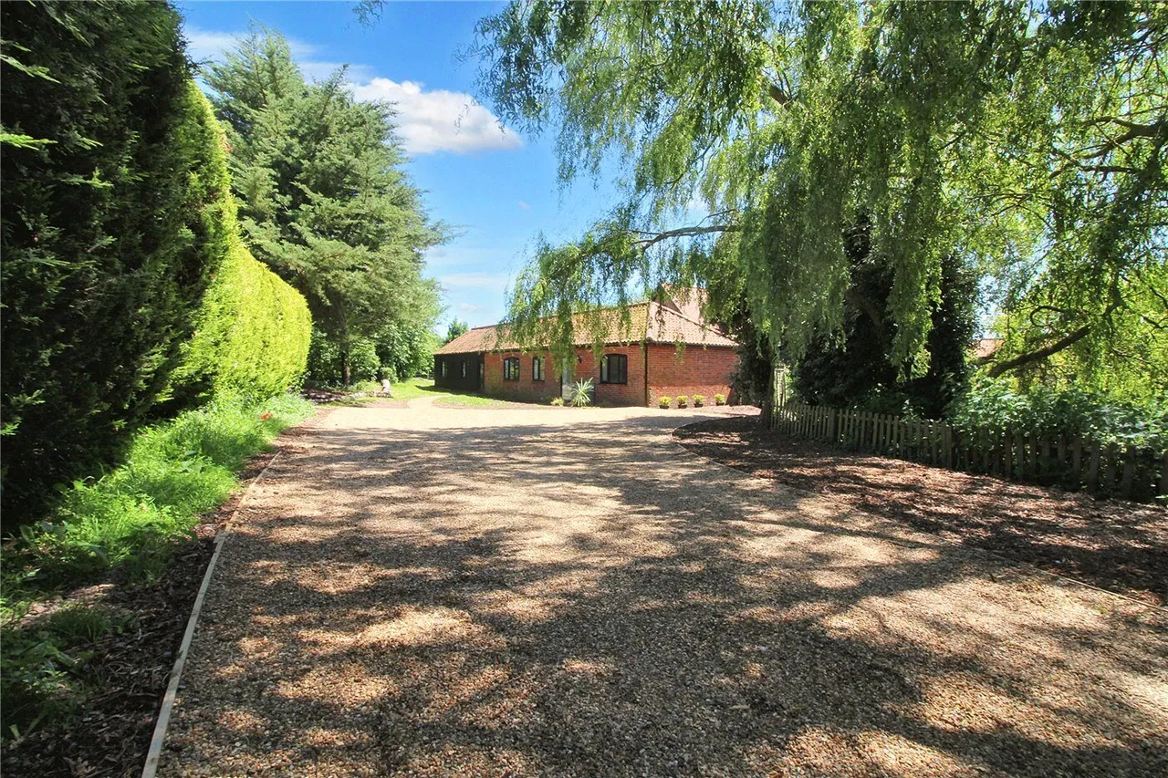 Church Road, South Burlingham, NR13, photo 2