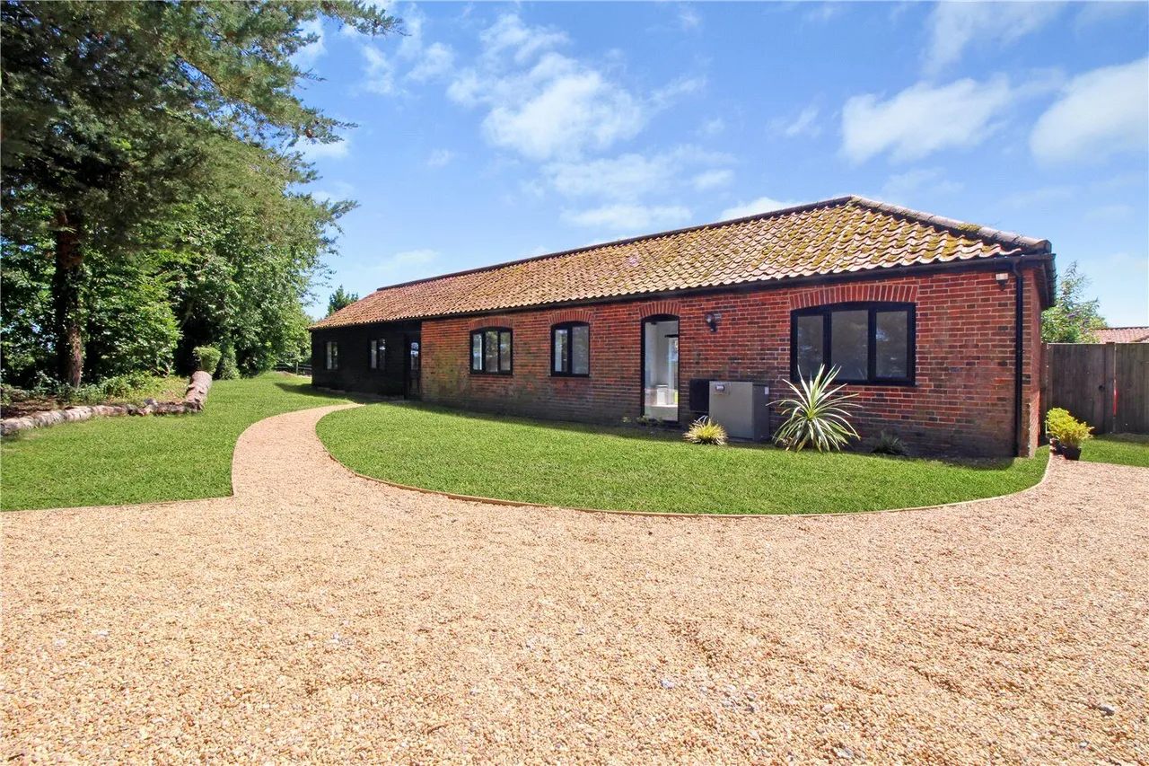 4 bed property for sale, Church Road, South Burlingham, NR13