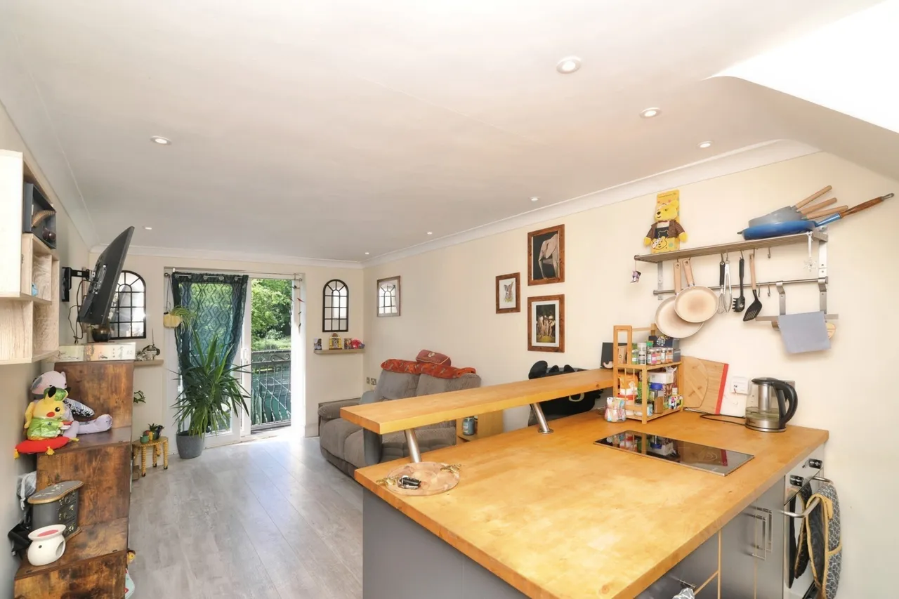 Southover Place, Burwash, TN19, photo 20