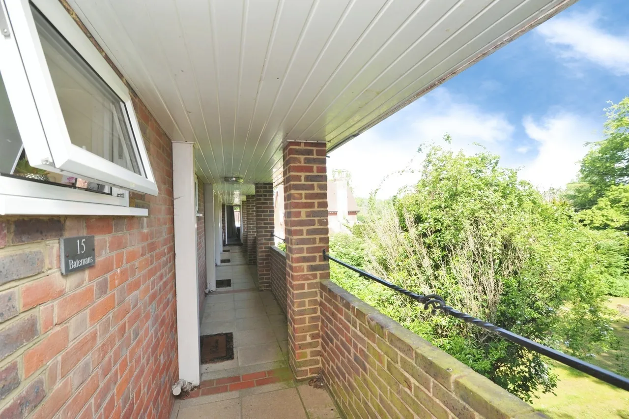 Southover Place, Burwash, TN19, photo 17