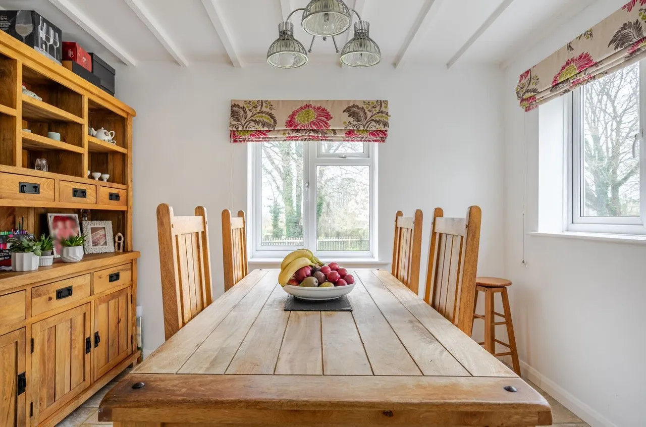 Coulston, BA13, photo 6