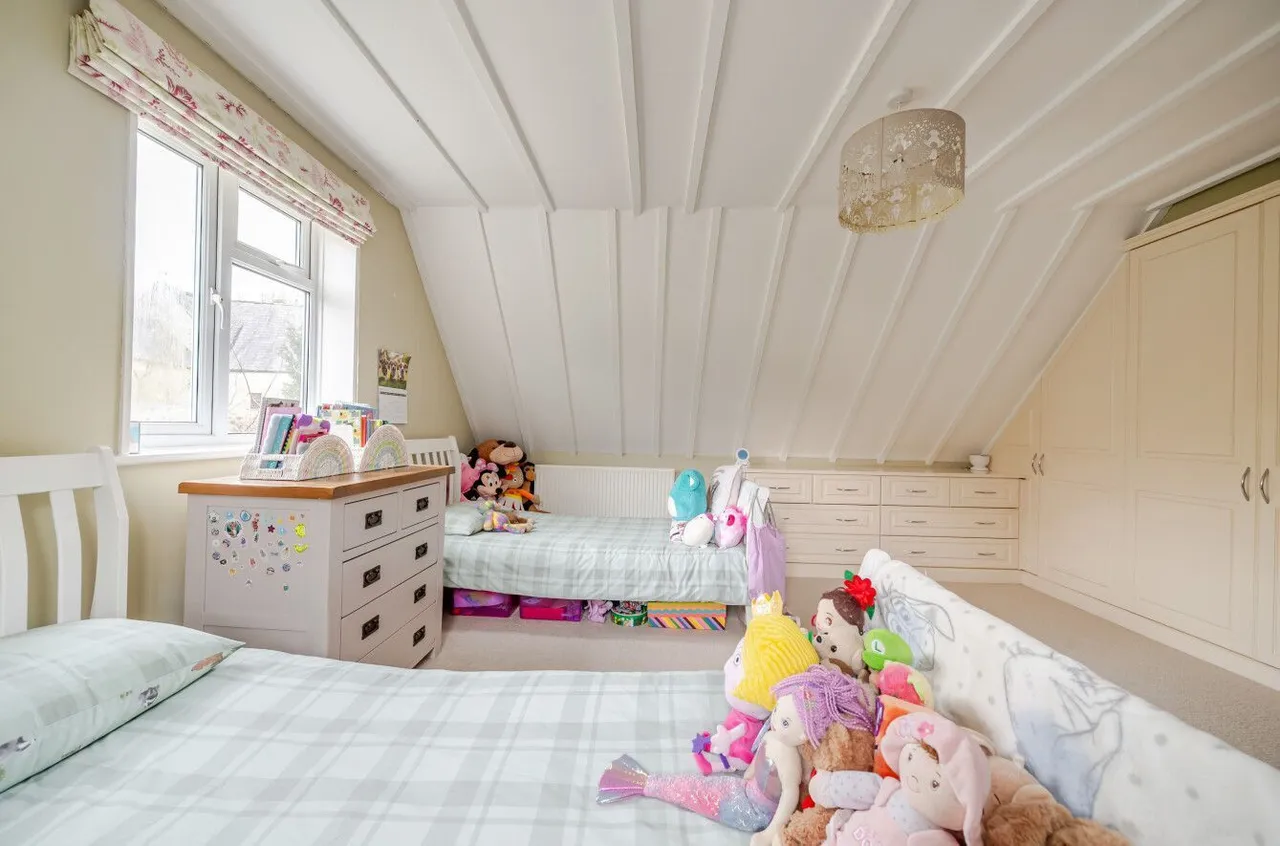 Coulston, BA13, photo 15