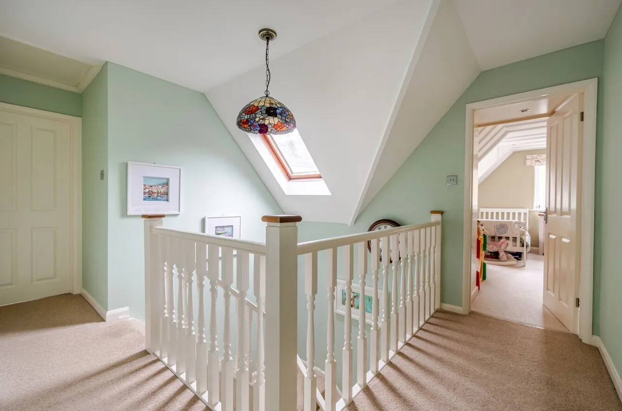 Coulston, BA13, photo 11
