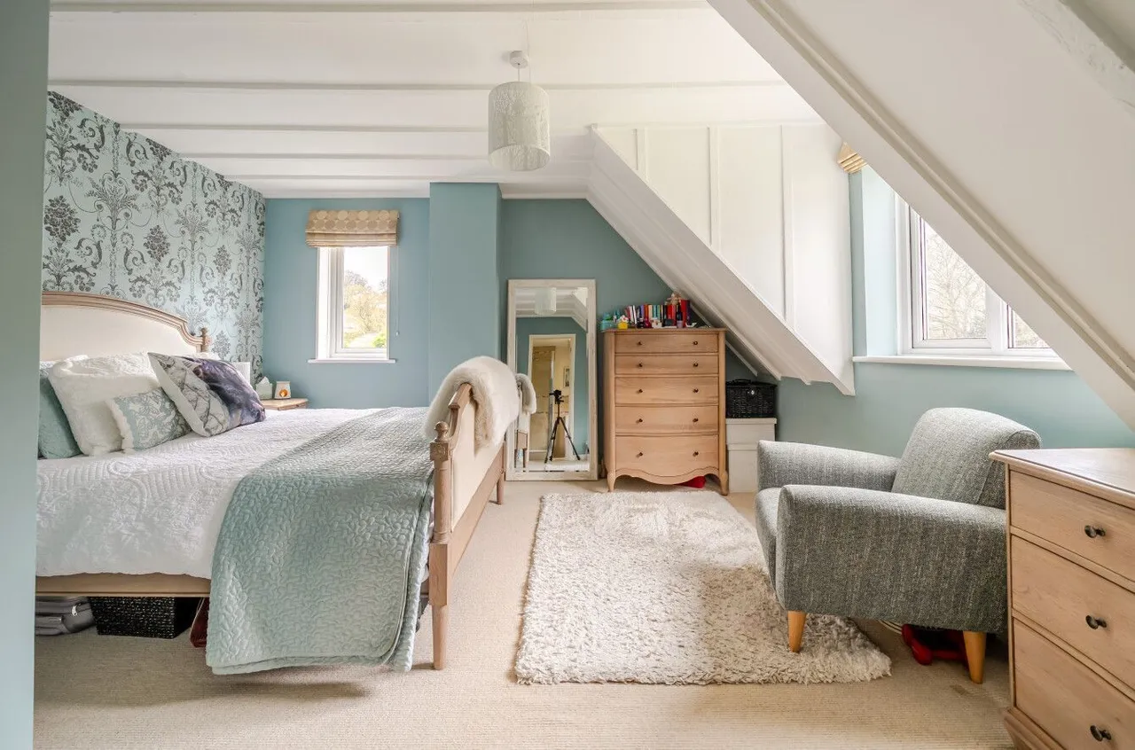 Coulston, BA13, photo 12