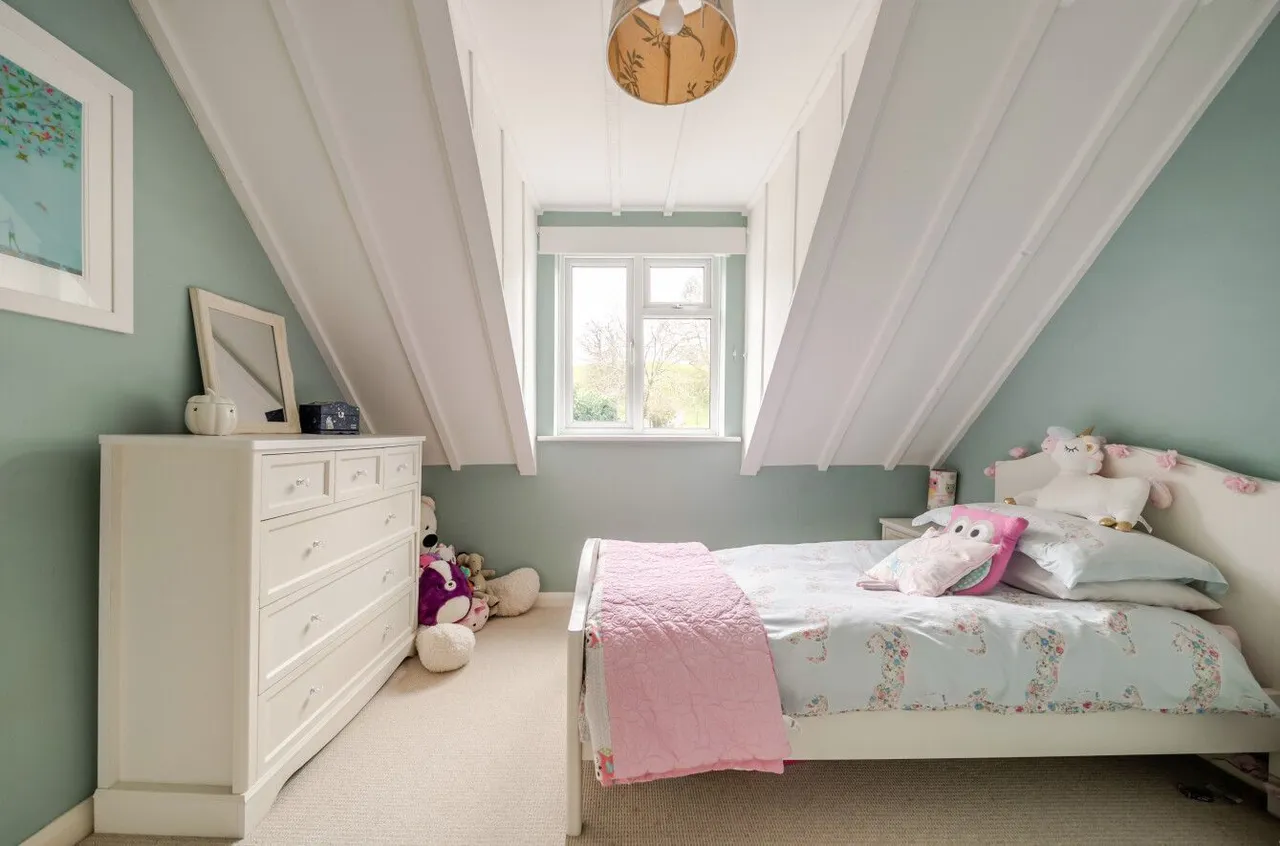 Coulston, BA13, photo 16