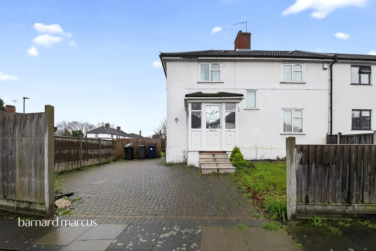 Barfield Avenue, London, photo 11