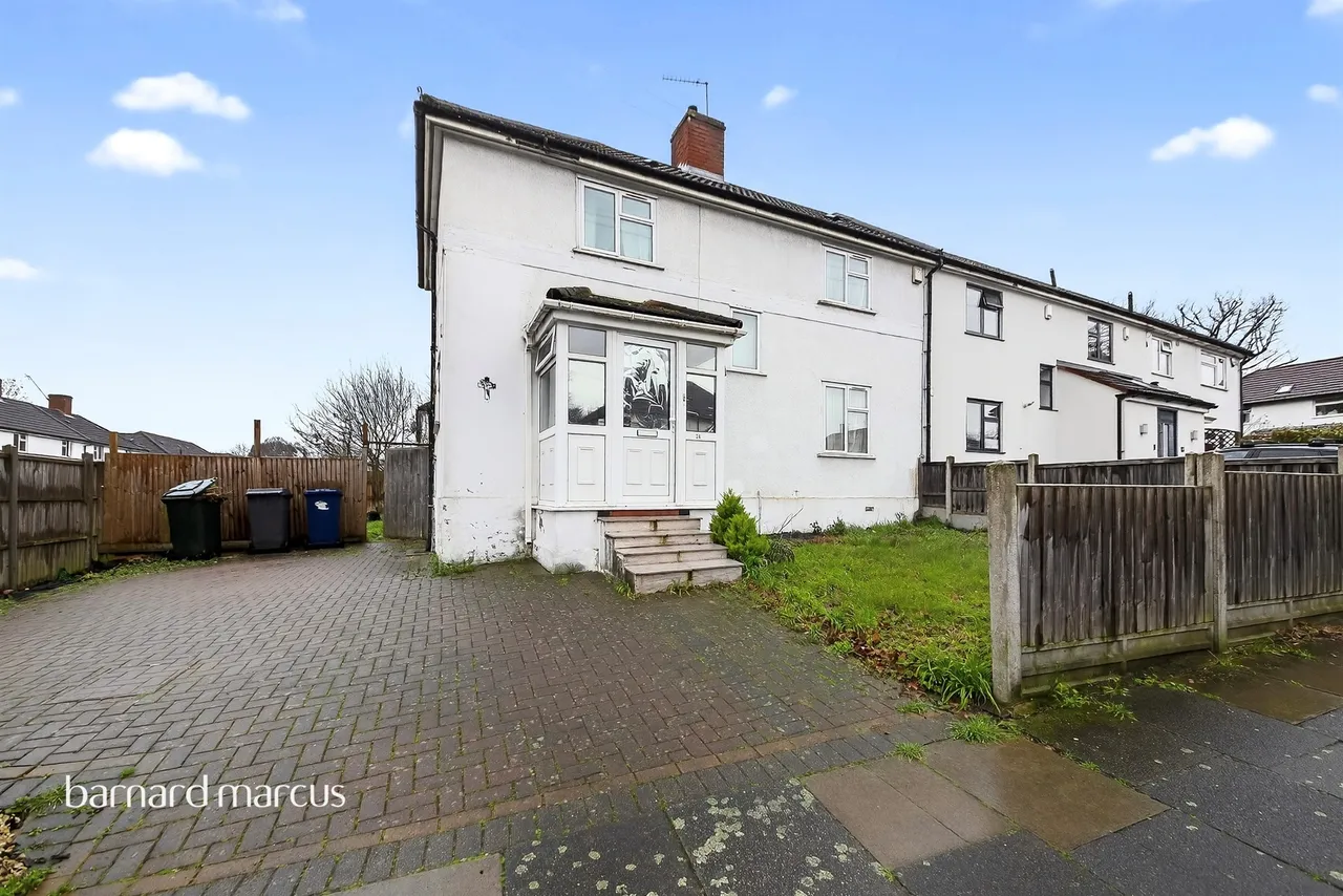 Barfield Avenue, London, photo 2