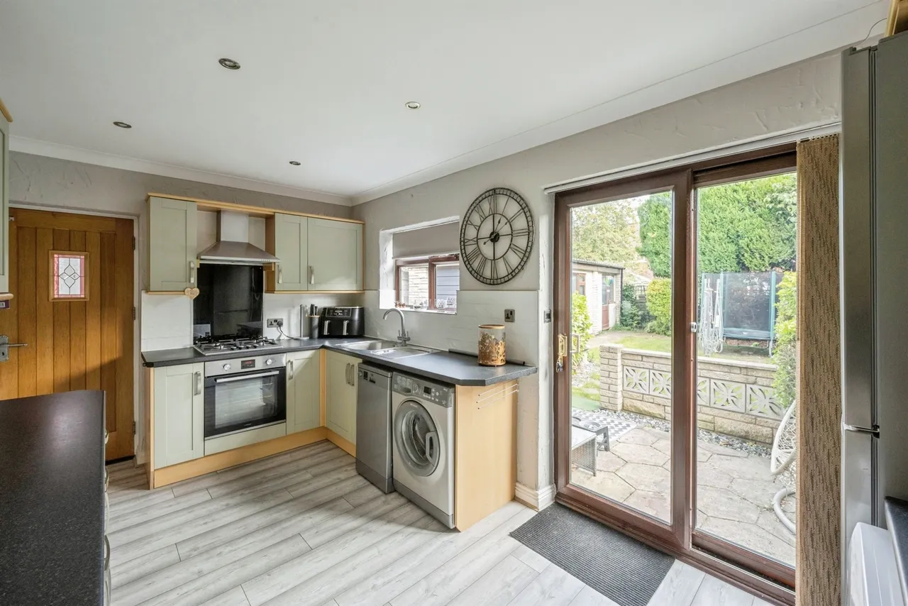 Ansten Crescent, Cantley, DN4, photo 8