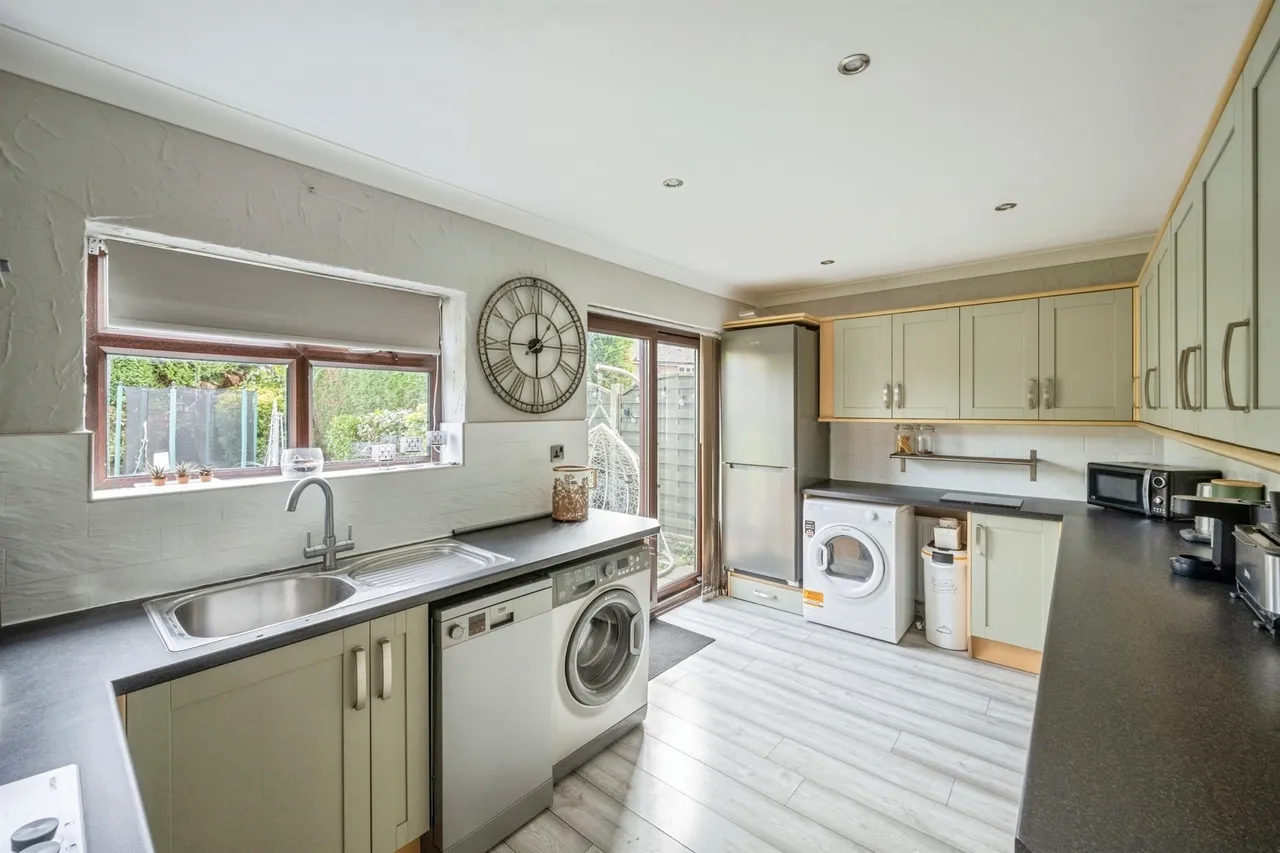 Ansten Crescent, Cantley, DN4, photo 7