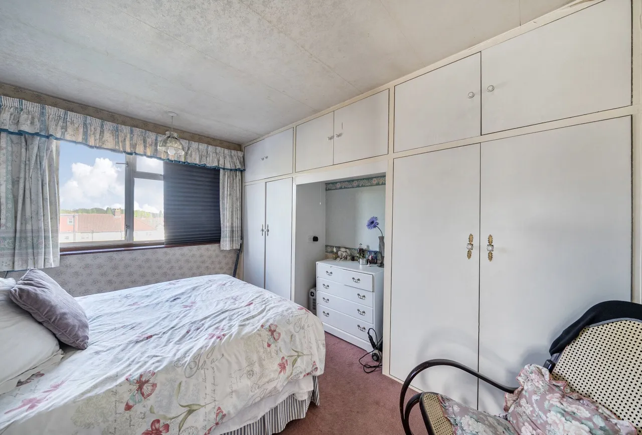 Holden Avenue, London, NW9 8HR, photo 8