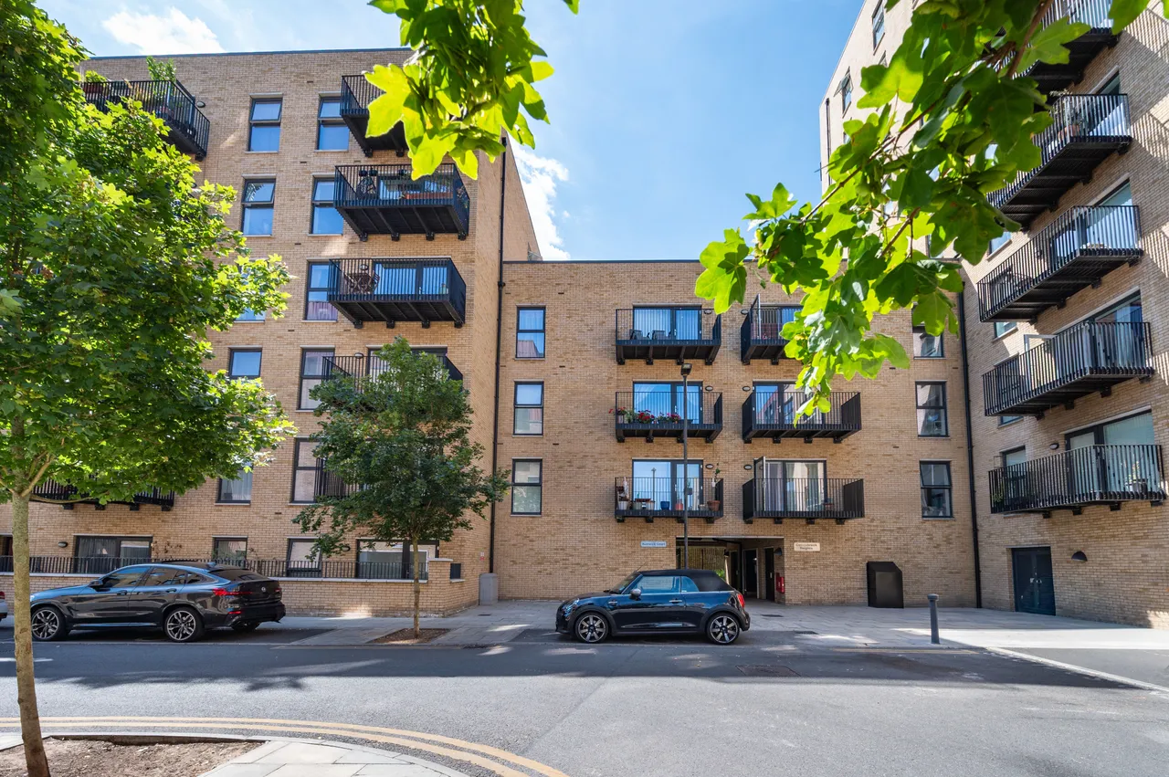 Flat 302, Austwick Court, LONDON, photo 2
