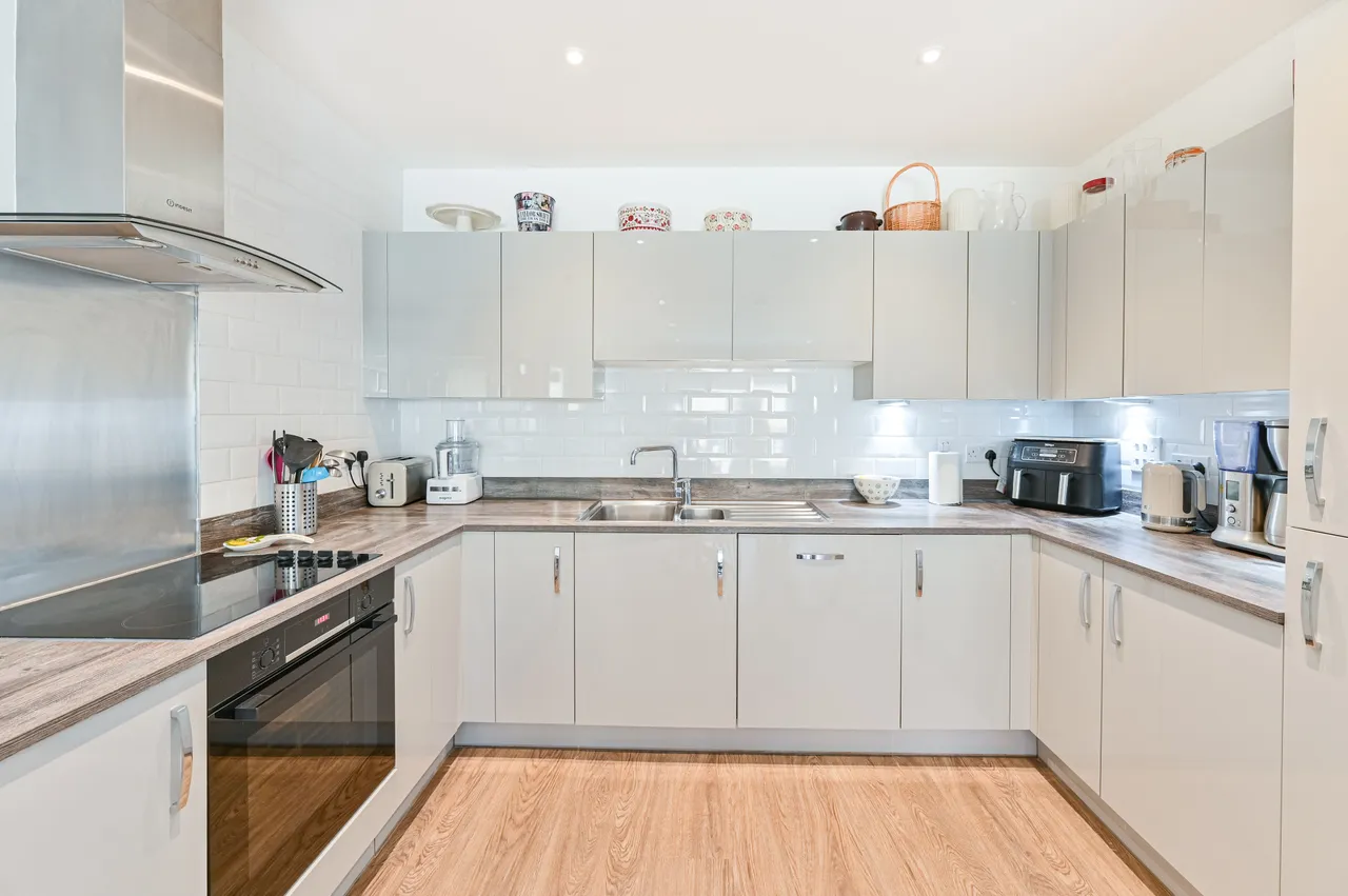 Flat 302, Austwick Court, LONDON, photo 8