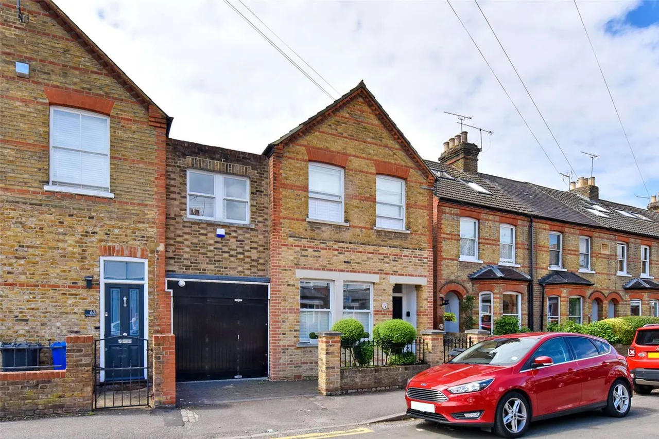 4 bed house to rent — Springfield Road, Windsor, Berkshire, SL4 3PR