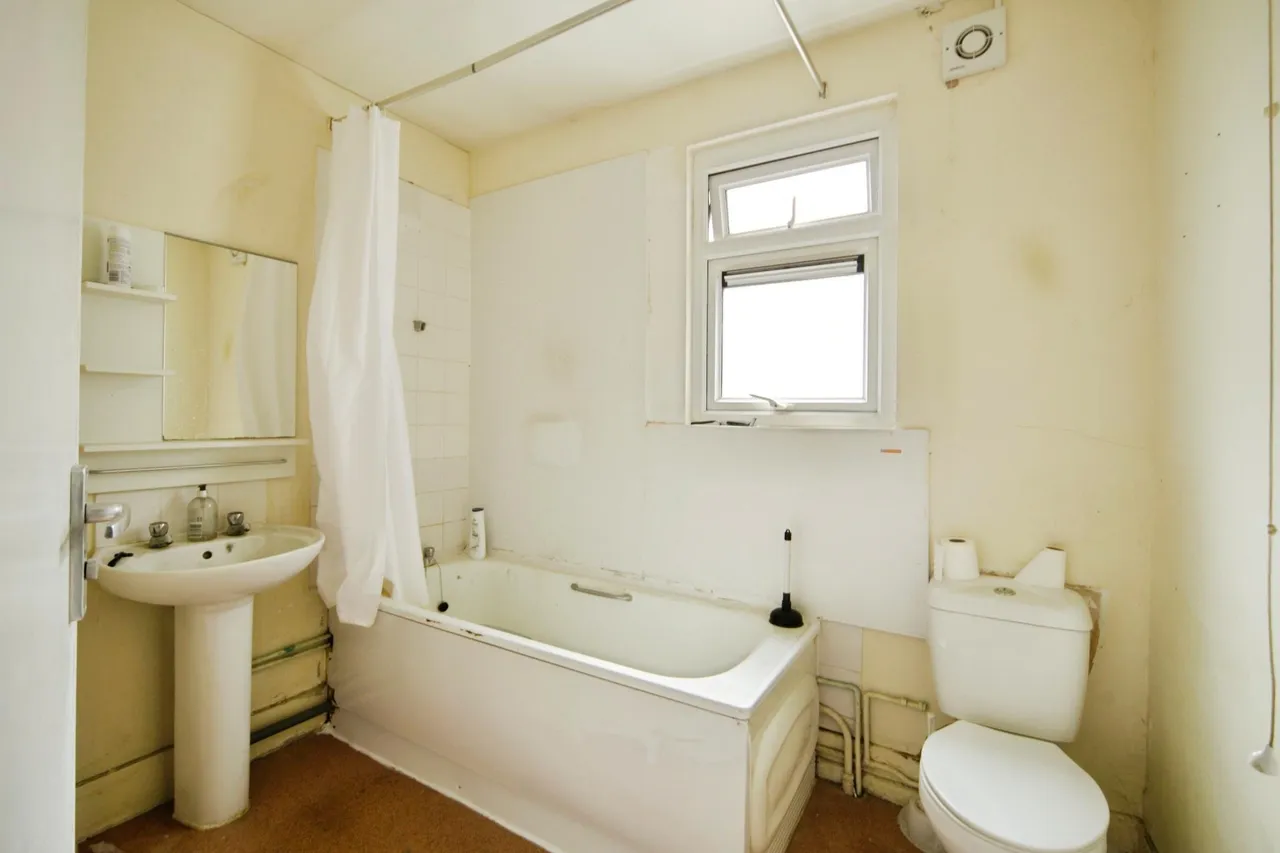 First Avenue, London, E17, photo 11