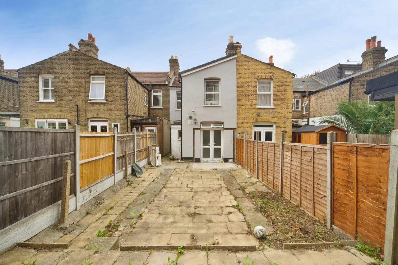 First Avenue, London, E17, photo 16