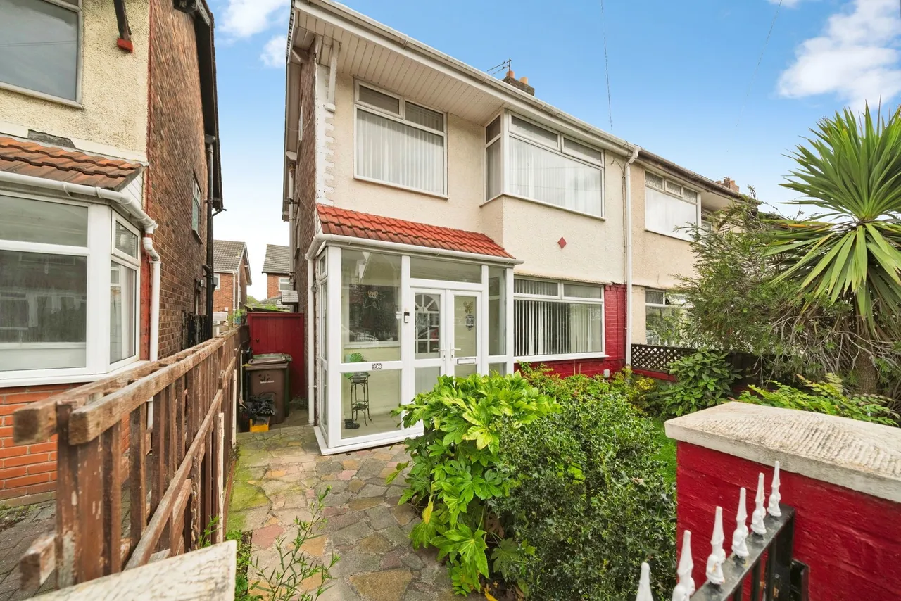 3 bed house for sale, Brookside Avenue, Waterloo