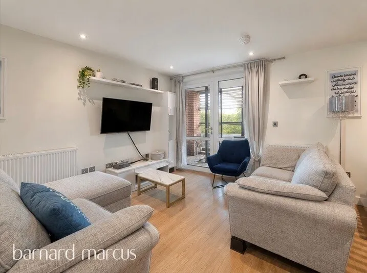 Staines Road, HOUNSLOW, photo 3