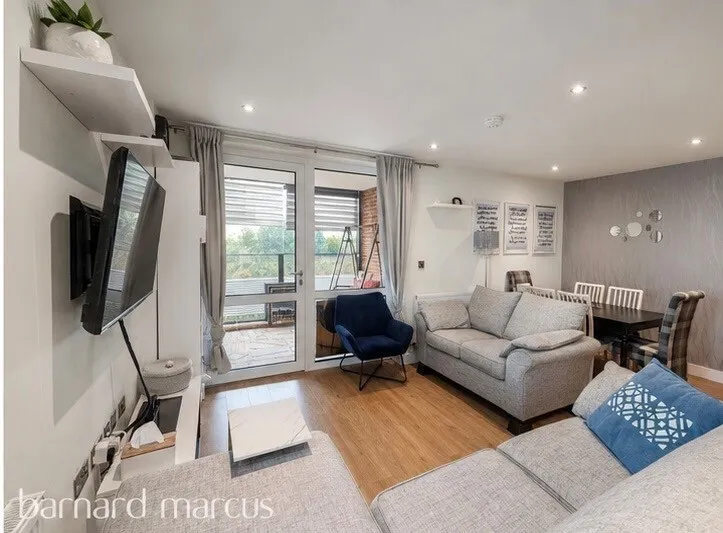 Staines Road, HOUNSLOW, photo 4