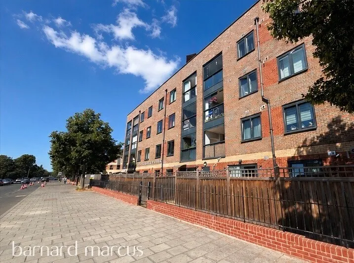 Staines Road, HOUNSLOW, photo 11
