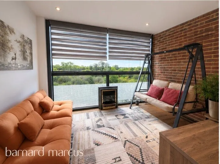 Staines Road, HOUNSLOW, photo 7