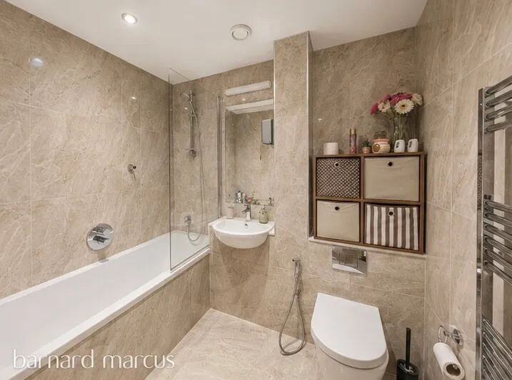 Staines Road, HOUNSLOW, photo 8