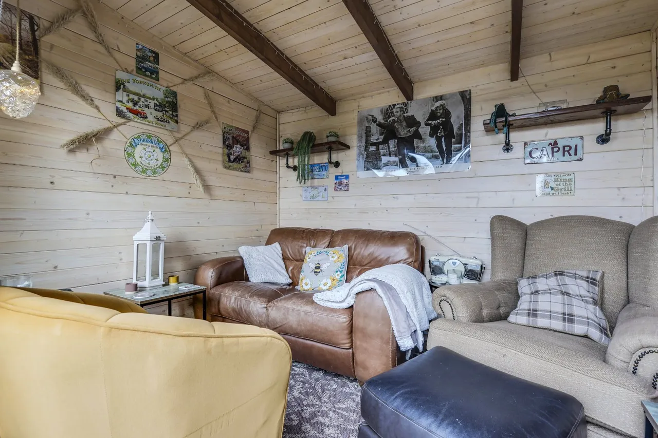 Emmott View, Leeds, LS19, photo 17