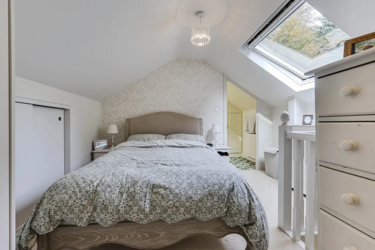 Emmott View, Leeds, LS19, photo 12