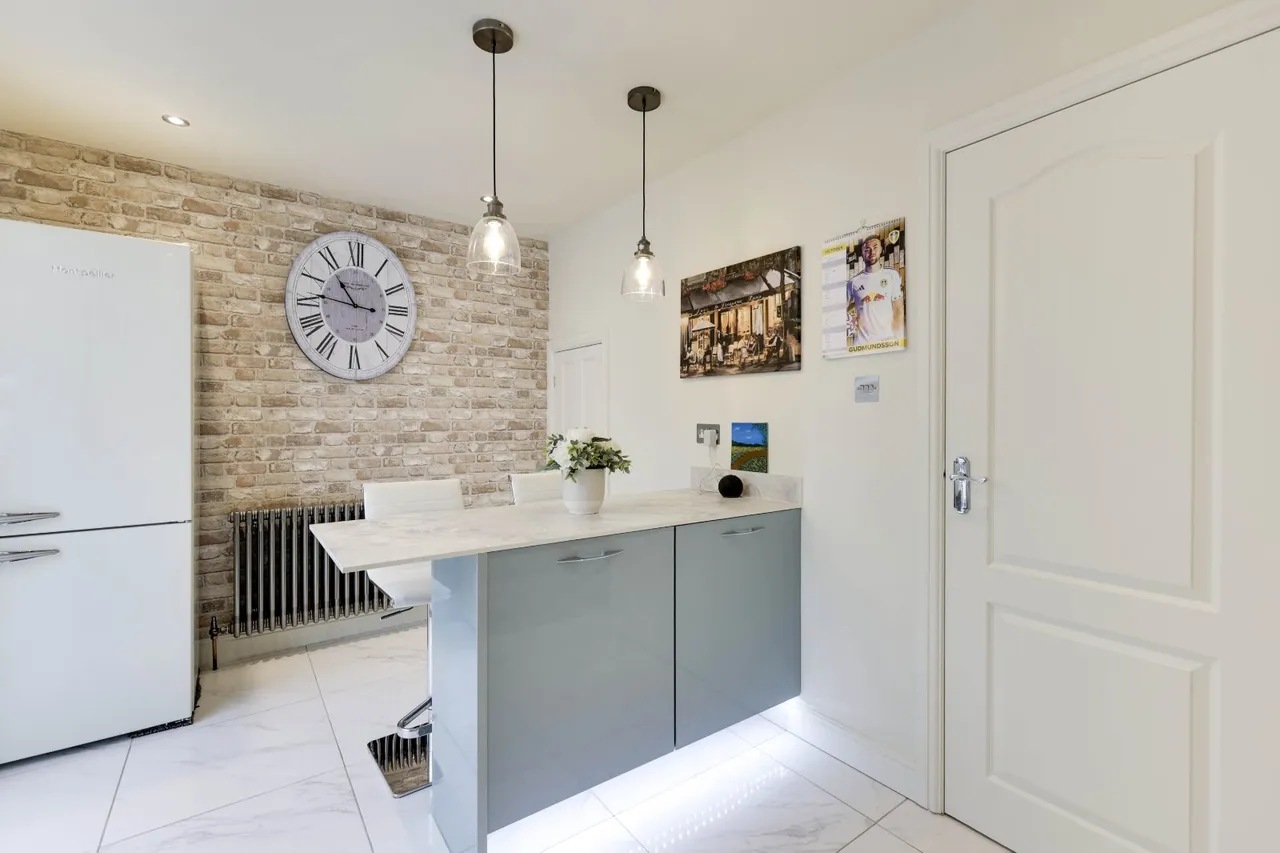 Emmott View, Leeds, LS19, photo 6