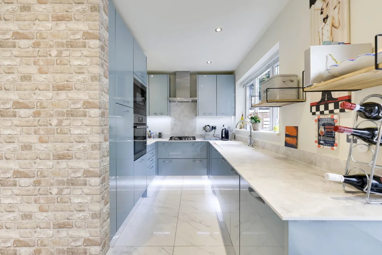 Emmott View, Leeds, LS19, photo 5