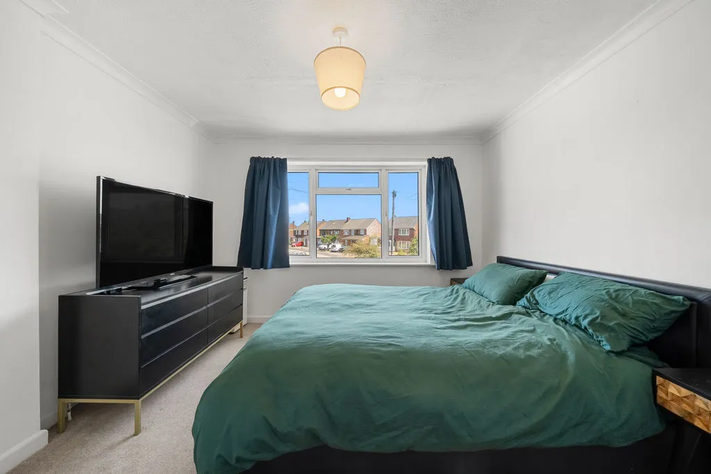 Godley Road, Byfleet KT14 7EP, photo 7