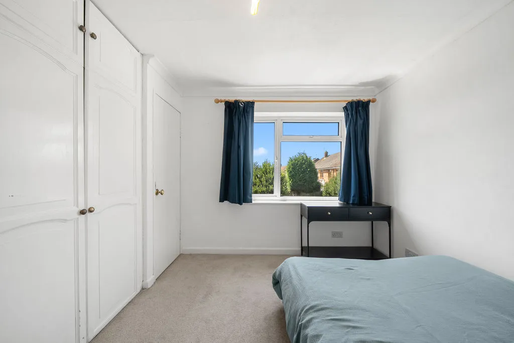 Godley Road, Byfleet KT14 7EP, photo 8