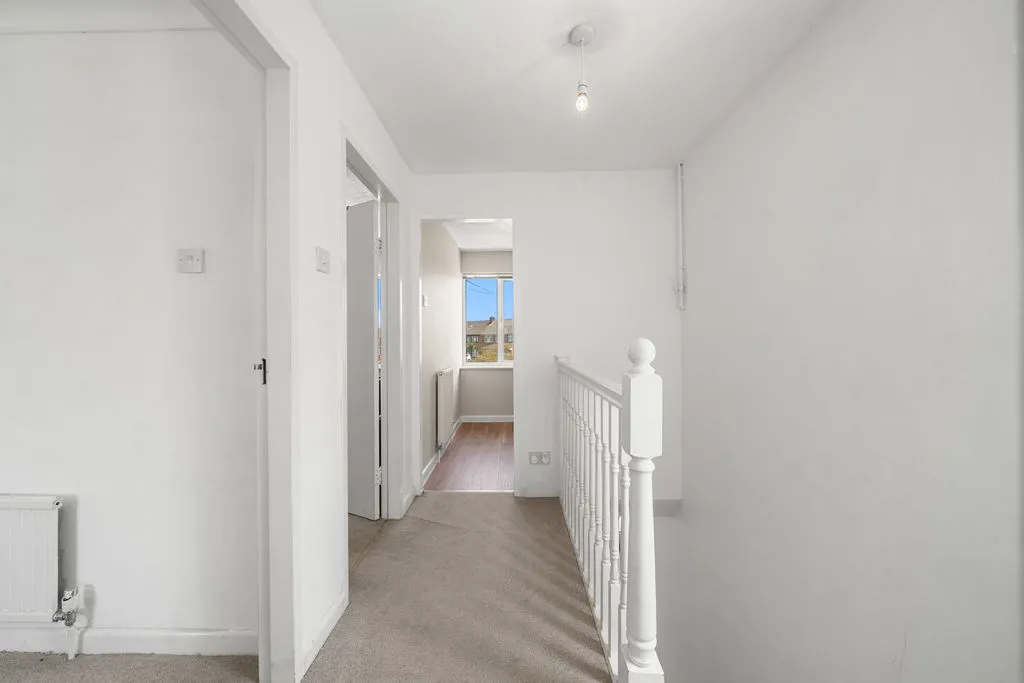 Godley Road, Byfleet KT14 7EP, photo 11