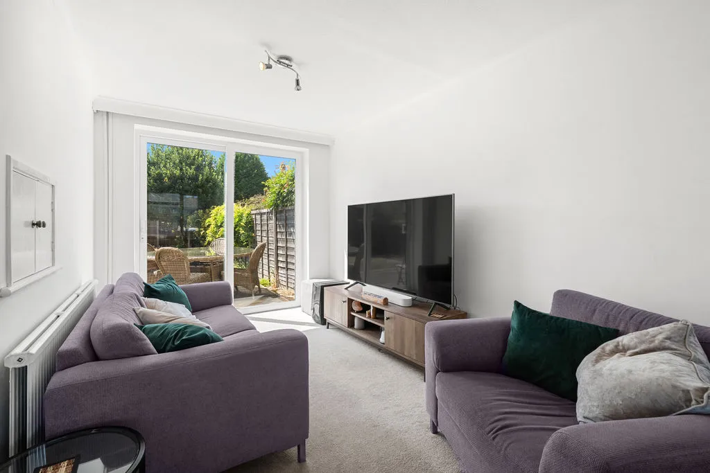 Godley Road, Byfleet KT14 7EP, photo 4
