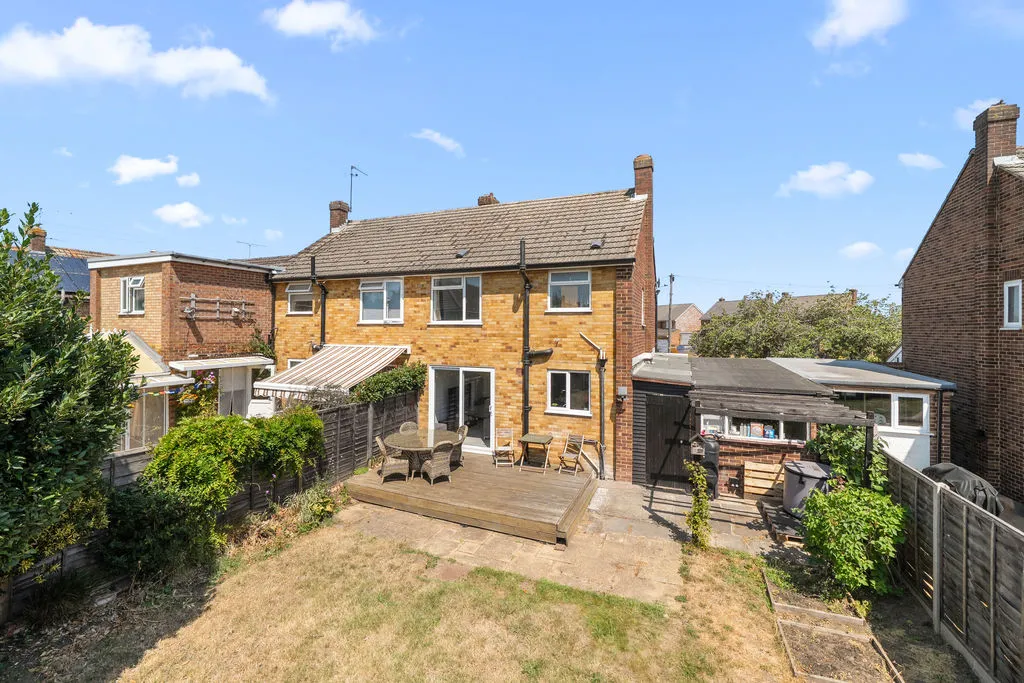 Godley Road, Byfleet KT14 7EP, photo 12