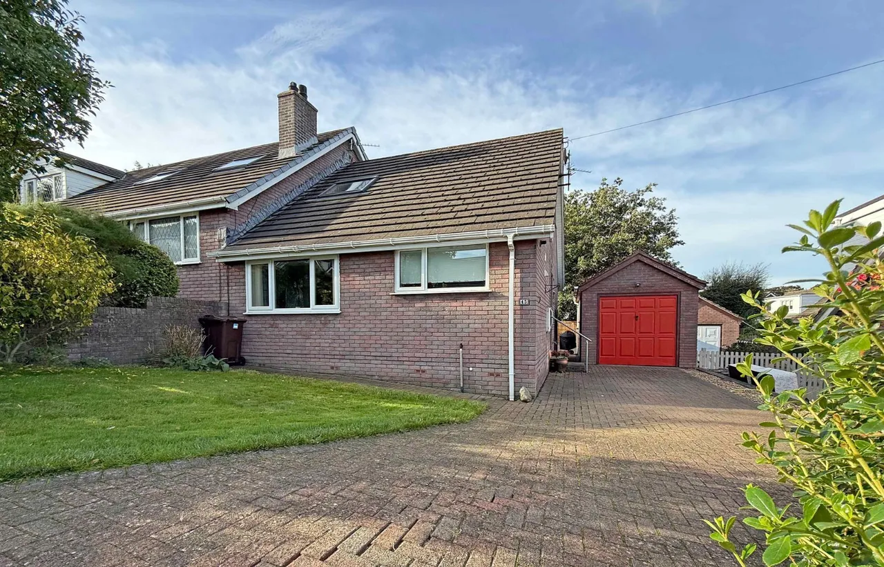 3 bed house for sale, Maes Dolfor, Llanfairfechan, LL33