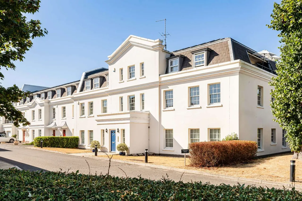 2 bed flat for sale — Ford Road, Tortington, Arundel, West Sussex, BN18 0FG