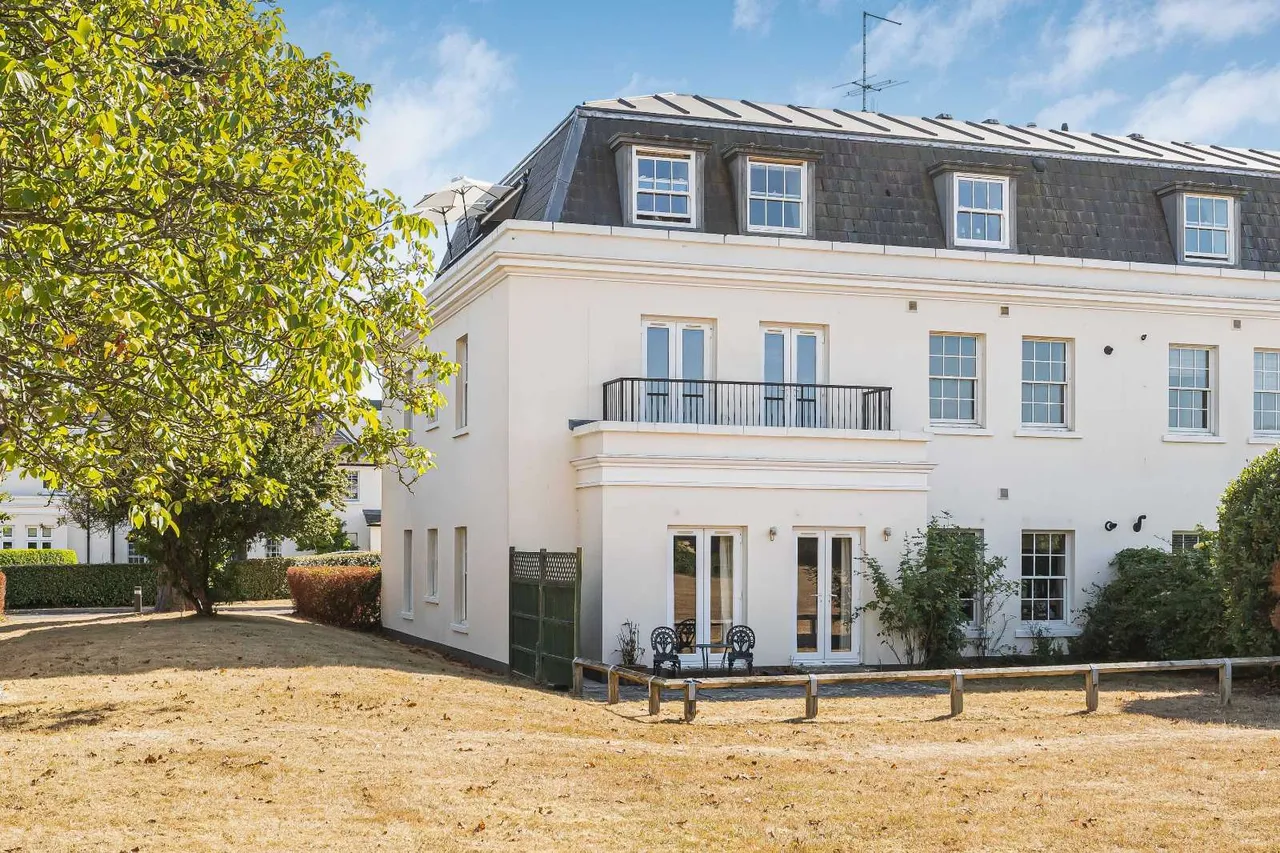 Ford Road, Tortington, Arundel, West Sussex, BN18 0FG, photo 2