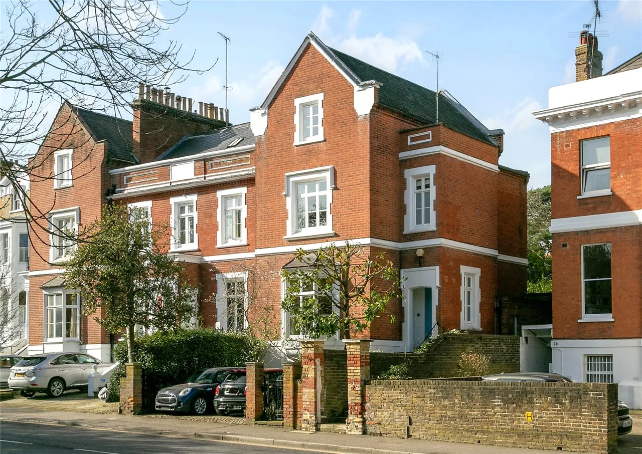 4 bed house for sale, Queens Road, Richmond, TW10